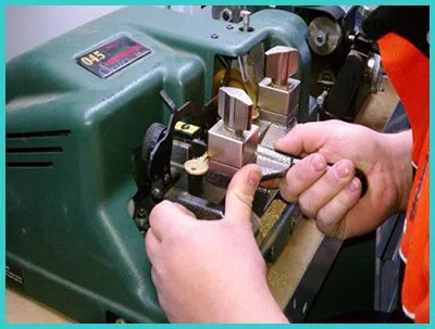 Advanced Locksmith Service Minneapolis, MN 612-524-5300 - 18-key-making